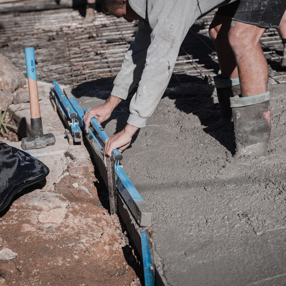 OX Pro 2100mm Concrete Screed with vial